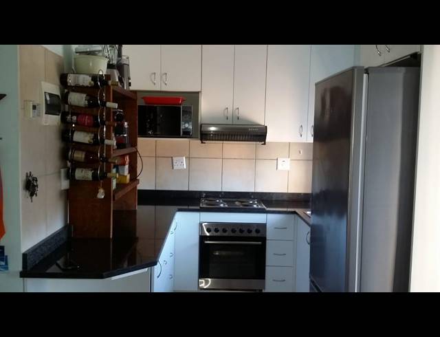 2 BEDROOM APARTMENT FOR SALE IN BURGUNDY ESTATE